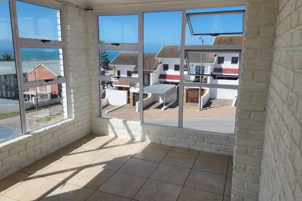 Ocean view one bedroom apartment to rent in Mossel Bay central close to local restaurants and shops. Don’t miss this ...