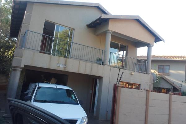 Neat 3 bed townhouse for rent in Boven street Rustenburg. The unit is fully tiled, has a ...