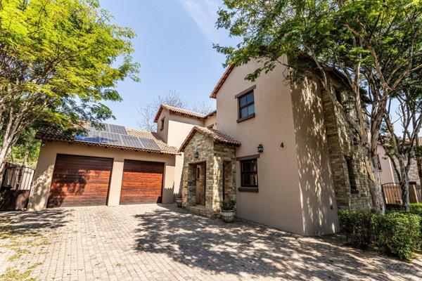 Entering through the entrance hall, one will be in awe.  

In this well designed home you will find a study, guest bathroom, lounge ...