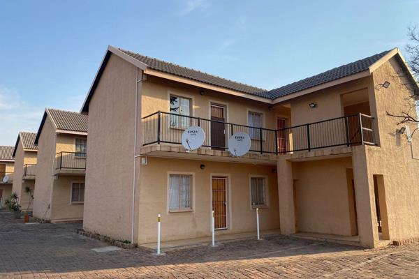 Welcome to your new haven in Eloffsdal, Pretoria! This bachelors apartment is the perfect blend of comfort and style, ideal for young ...