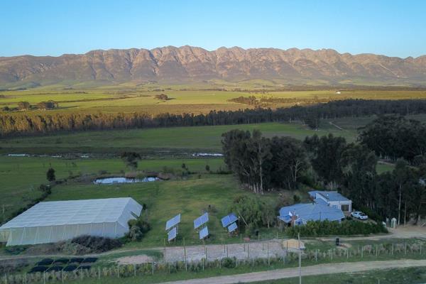 Just more than a hours drive from Cape Town you&#39;ll find this 83Ha property in the ...