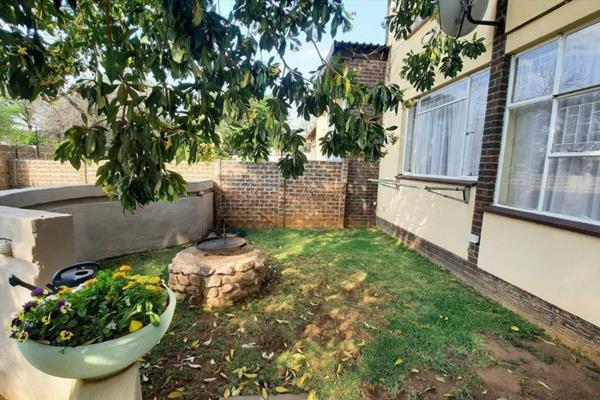 This charming ground floor flat offers 3 bedrooms, with the main bedroom featuring ...