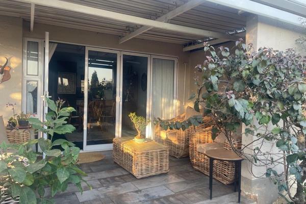 LOVELY SIMPLEX - spacious open plan lounge / dining room with stacked doors to the patio with a beautiful view. Open plan kitchen - 2 ...