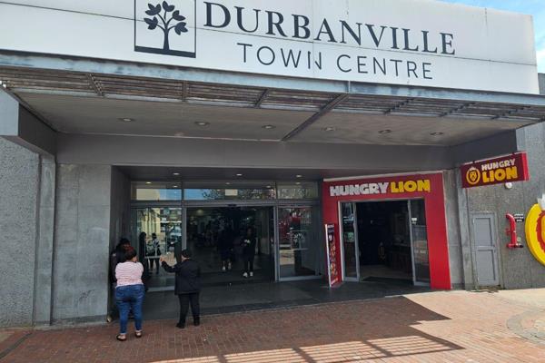 This shop is ideally situated at the main entrance of Durbanville Town Centre.

The bustling centre houses various anchor tenants such ...