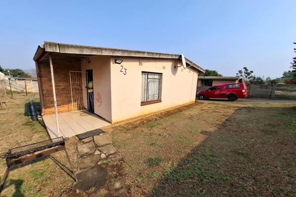 Charming 3 bedroom, 1 bath house for rent within walking distance to schools. This property features an electric gate for added ...