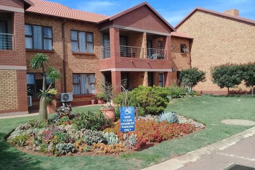 1 Bedroom Apartment / Flat for sale in Willow Park Manor