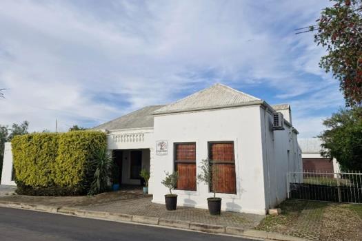 5 Bedroom House for sale in Riebeek Kasteel