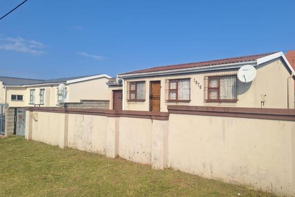 Acquire this attractive Mdantsane home featuring a spacious backyard ideal for expanding or constructing additional living units, such ...