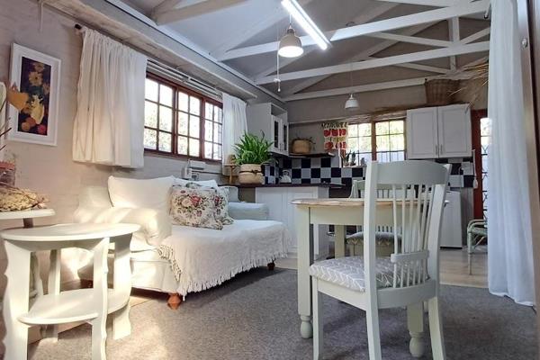 ~ TO RENT STUDIO GARDEN FLAT ~

RESPOND WITH NAME AND SURNAME

Studio Garden Flat to rent in Somerset West. 
Will suit a single ...