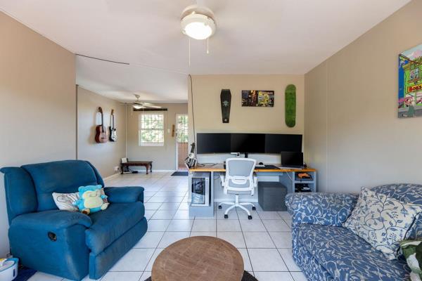 Great Starter Home!
This modern lock-up-and-go unit is perfect for the dynamic young professional seeking convenience and style. ...