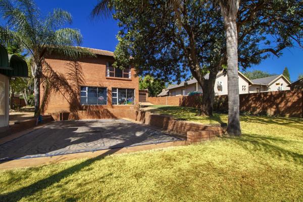 Located in the peaceful suburb of Rietvalleipark, right next to Elarduspark, this lovely family home is all about convenience and ...