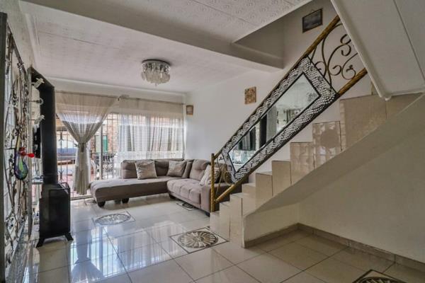 Welcome to this newly renovated 3 Bedroom townhouse 

The townhouse is situated at the end of the complex that makes it very ...