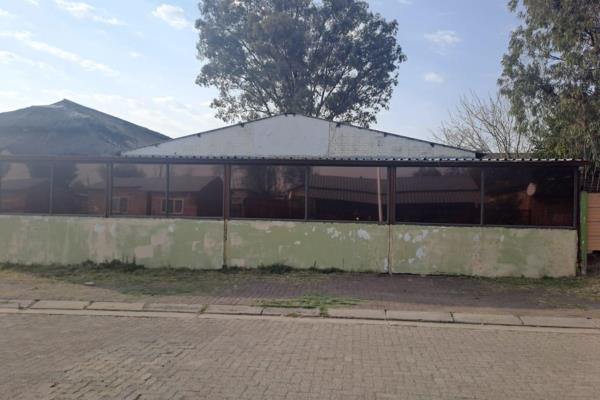 &#177; 142m&#178; Commercial property to rent in Batho 

This commercial property is located in the historic township of Batho. With ...