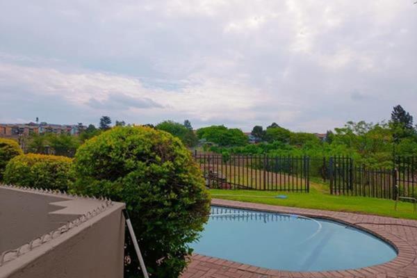 Spacious 2 Bedroom Apartment with Loft at Midrand
This 2 bedroom apartment is situated in the Shana Park security complex in Erand ...