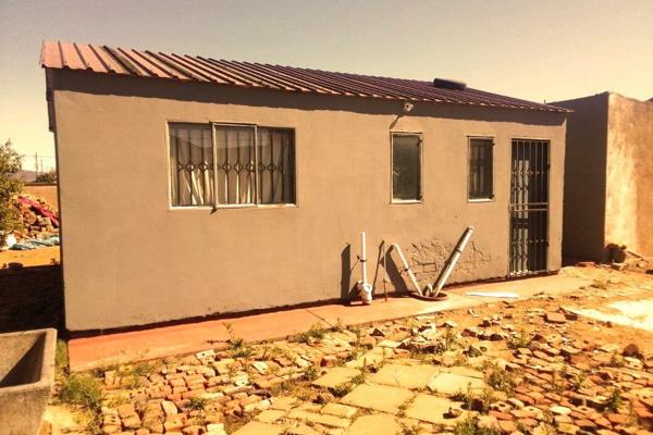 House For Sale In Katlehong, Palm Ridge Ext 7.

This beautiful RDP house situated in Palm Ridge, This is your dream not to be ...