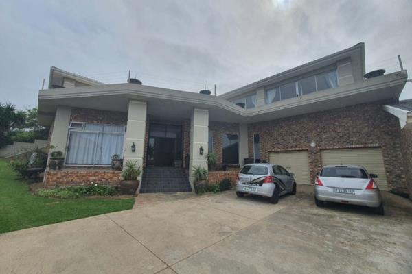 Stunning unfurnished 4 bedroom house to let in Winterstrand

Imagine waking up to the sound of the ocean everyday!!!!!!!!!!

This ...