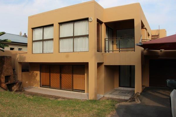 Huge Modern Double Storey House with 2 Flats Right on the beach with unimaginable views ...