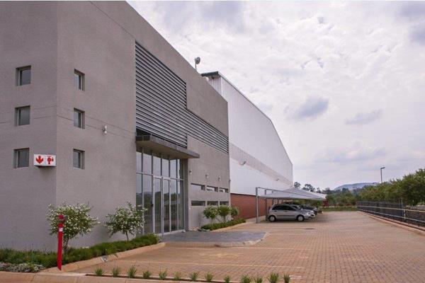 This magnificent warehouse facility of 10,010m2 is located in Kliprivier Business Park ...