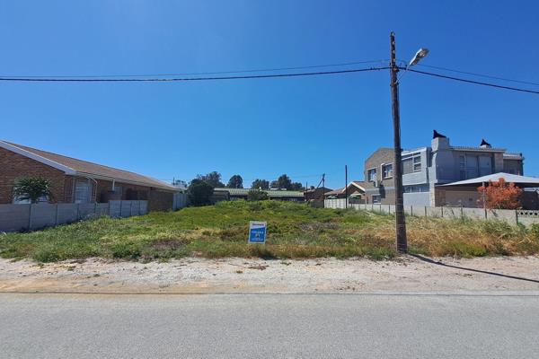 This beautiful vacant land offers a great amount of space to build the home you deserve ...