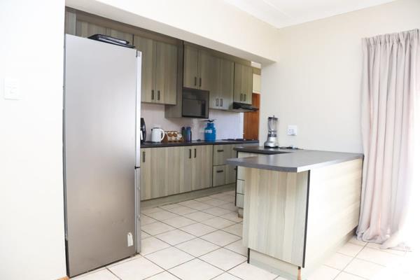 This spacious 3-bedroom house in Gonubie offers a blend of comfort and convenience, ideal for families or professionals. Each bedroom ...