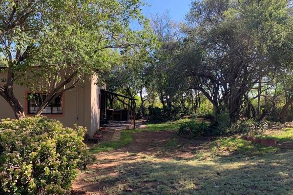 This lovely property has ample space for dogs and other animals. A spacious 2 bedroom farm cottage that is available on a small holding ...