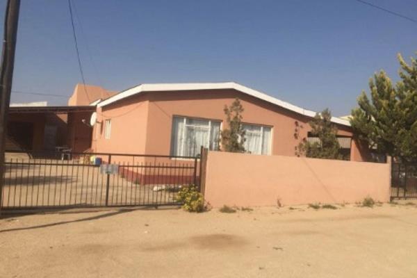 This spacious family house that is very well maintained, boasts 3 bathrooms and a granny flat at the back. Situated in a small village ...