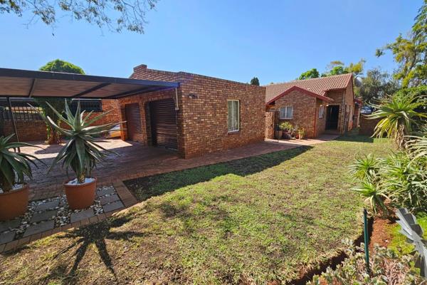 !!!ON SHOW - SUBJECT TO PRIOR APPOINTMENT ONLY*					

This captivating residence is situated in an upmarket area of Doornpoort with fast commuting, being situated close to shopping centers, the local gas station, schools ...