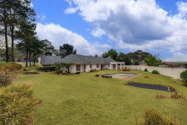 Perfectly located in Edenburg/Rivonia, 

Easy access to the highway and the by ways of Joburg ready for a new owner. Live or ...