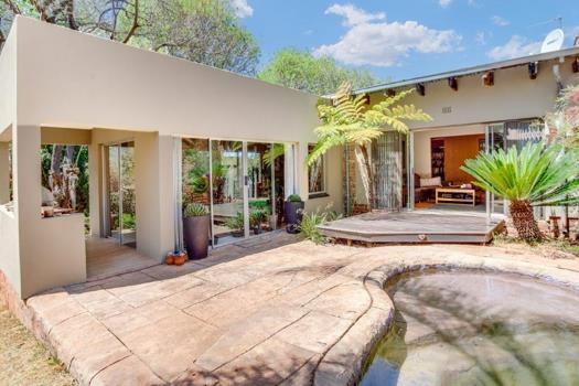 4 Bedroom House for sale in Constantia Kloof