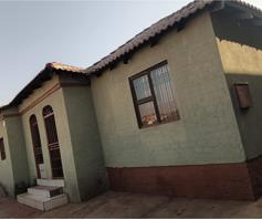 House for sale in Dobsonville Ext 3