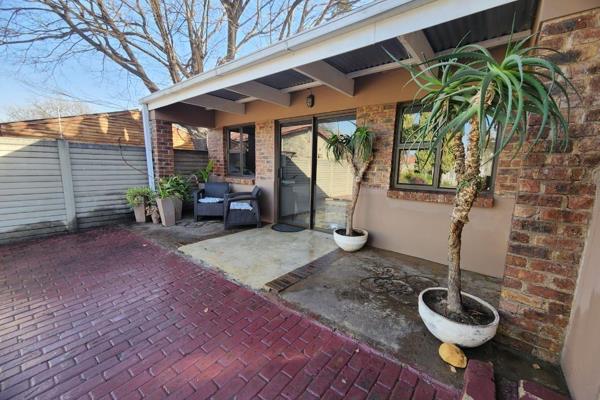 This beautiful 4-bedroom, 2-bathroom home in Vanderbijlpark SW1 offers everything you need to enjoy a comfortable and luxurious ...