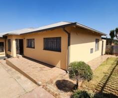 House for sale in Laudium Ext 2