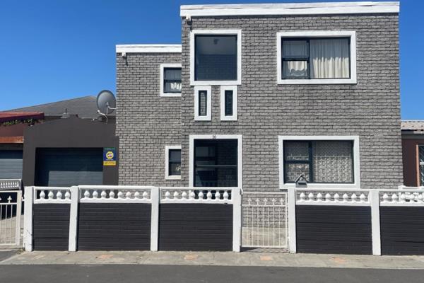 Sole and Exclusive Mandate

LOCATION LOCATION LOCATION
Welcome to your dream home! Nestled in the heart of Bridgetown, this modern ...