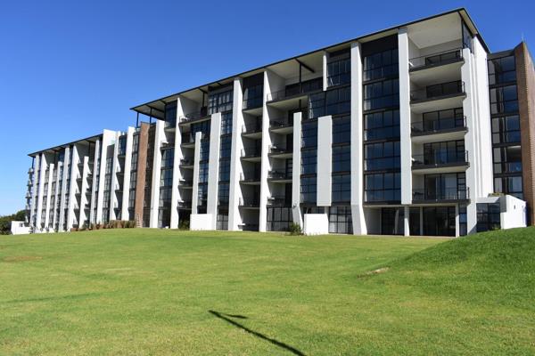 Luxurious  apartment on the second floor in block D. The living area is spacious. On the balcony, with gas braai, you will have a view ...