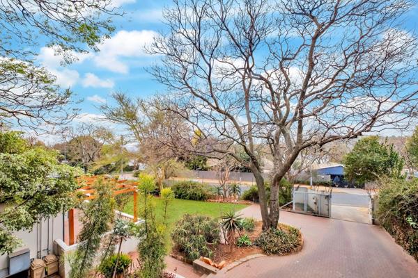 Discover the serene elegance of this enchanting home, nestled in the highly coveted suburb of Emmarentia. Combining the allure of ...