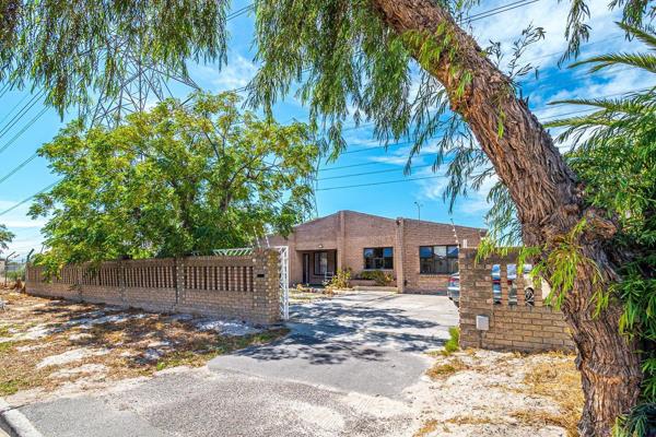 This exceptional property presents a unique investment opportunity in the highly desirable suburb of Gatesville. Its prime location ...