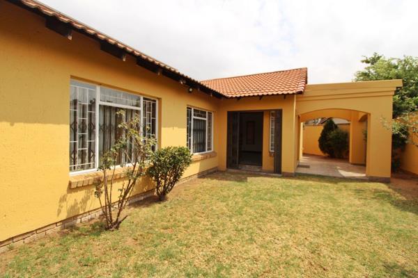 Discover this lovely 4- bedroom home 

This Property is situated in one of the most secure areas in Midrand between Vorna Valley and ...