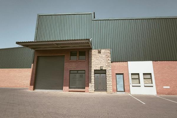 N4 gateway industrial park | 323 square meter warehouse space to let | gateway house | ...