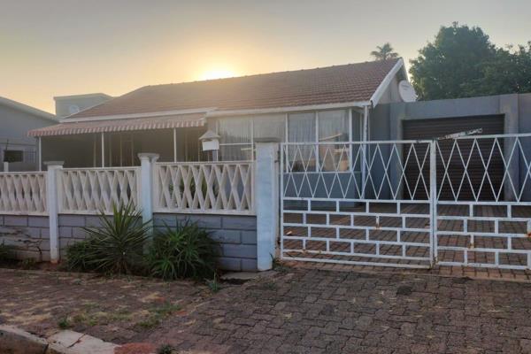 Spacious 3-Bedroom House for Rent in Sophiatown - Available November 1st

Discover your new home in the heart of Sophiatown! This ...