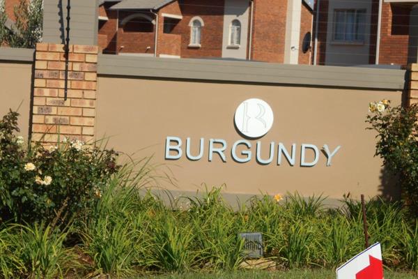 Burgundy complex, stone gate estate, granite crescent, monavoni

2 bedrooms
1 full bathroom
garden
1 carport
open-plan kitchen ...