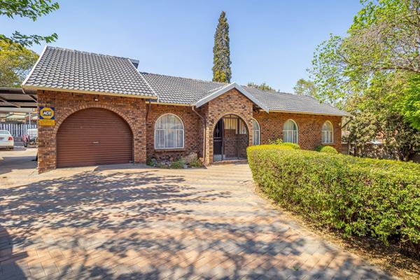 Located in a quiet street with no loadshedding, this spacious and charming home is the ...