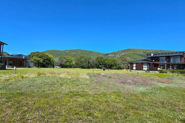 Front Row Brenton on Lake Stand with Magical Views

Nestled within the prestigious ...