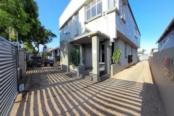 Kopp commercial is pleased to offer the following office space to let in Windermere.
- GLA:150m2
- Parking: 3 shaded + 1 open bay ...