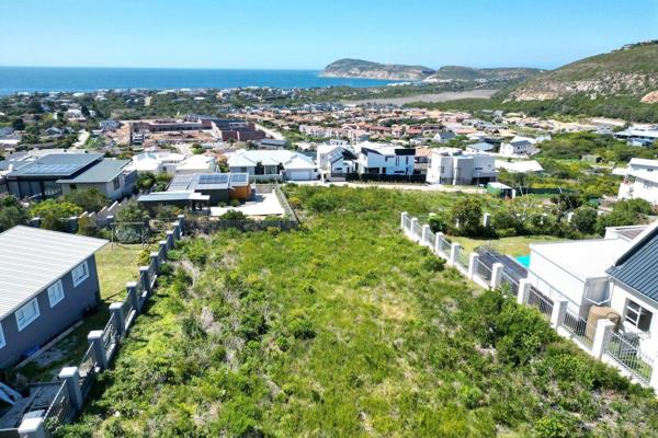 Nestled  in the upscale ever popular Whale Rock suburb in Plettenberg Bay lies  this hidden gem! With panoramic sea views that stretch ...