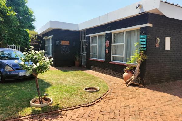 Well maintained house with a granny flat.

A very neat house with a nice garden that is well maintained. This house has much to offer. ...