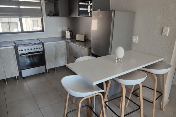 Modern 2 bedroom - 2 Bathroom Un Furnished apartment - Kitchen - Lounge - Near Checkers Hyper Mall &amp; Valencia