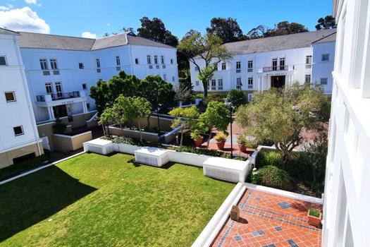 Commercial Property to rent in Constantia