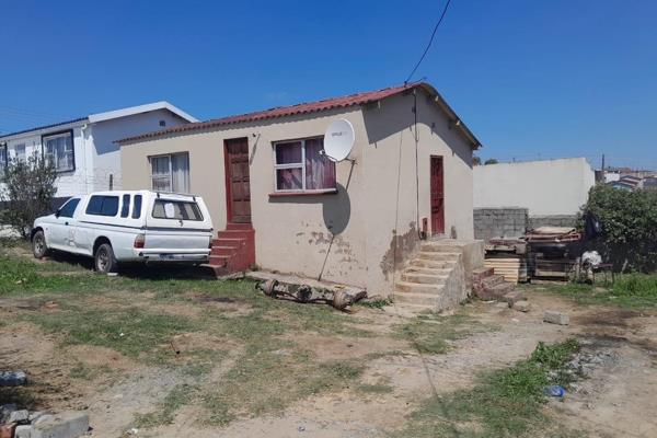 Presenting this 2 bedroom house situated in the house of N.U 15 in Mdantsane.

It is situated next to the garage and main road and ...