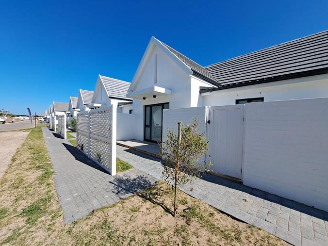 1 Bedroom Apartment / Flat to Rent in St Francis Bay Village