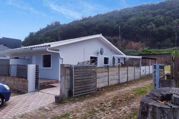 Free standing, one bedroom, lounge, kitchen and bathroom.  Single carport.  Braai area.  Fully fenced and pet friendly.
Rental ...